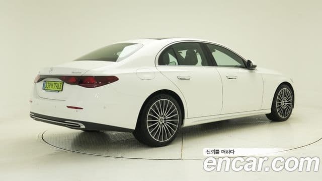 Mercedes-Benz E-Class 2025 — ფოტო 1/17