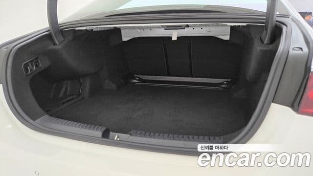 Mercedes-Benz E-Class 2025 — ფოტო 11/17