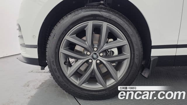 Land Rover Range Rover Velar 2026 — Şəkil 8/20