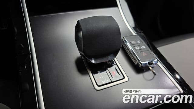 Land Rover Range Rover Velar 2026 — Şəkil 13/20