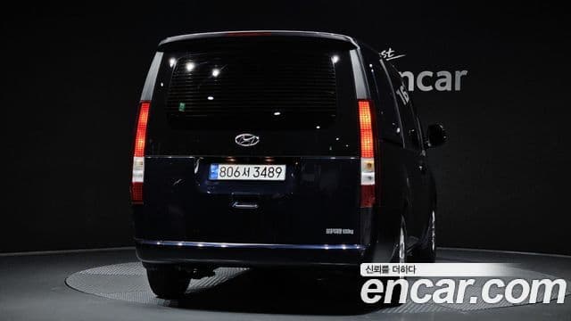 Hyundai Staria 2022 — ფოტო 3/20