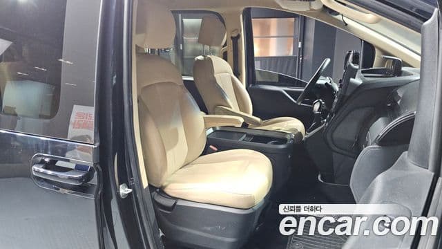 Hyundai Staria 2022 — ფოტო 10/20
