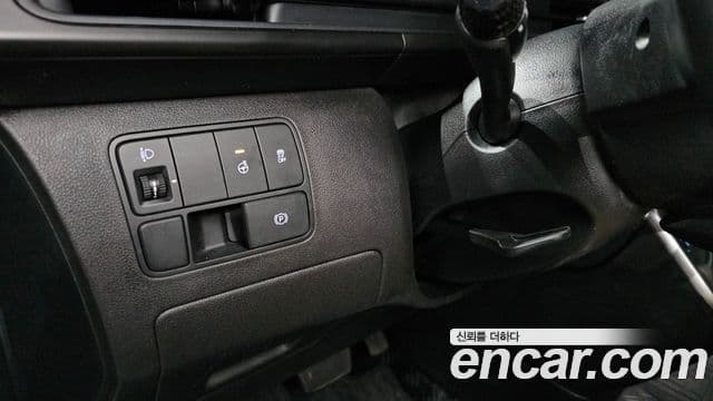 Hyundai Staria 2022 — ფოტო 18/20
