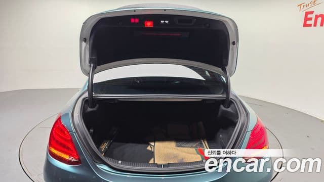 Mercedes-Benz C-Class 2018 — ფოტო 20/20