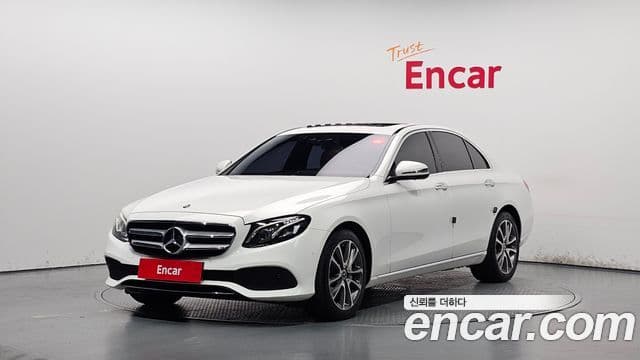 Mercedes-Benz E-Class 2018 — ფოტო 1/20