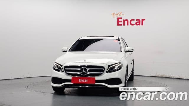 Mercedes-Benz E-Class 2018 — ფოტო 3/20