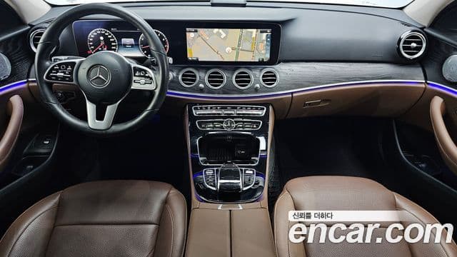 Mercedes-Benz E-Class 2018 — ფოტო 7/20