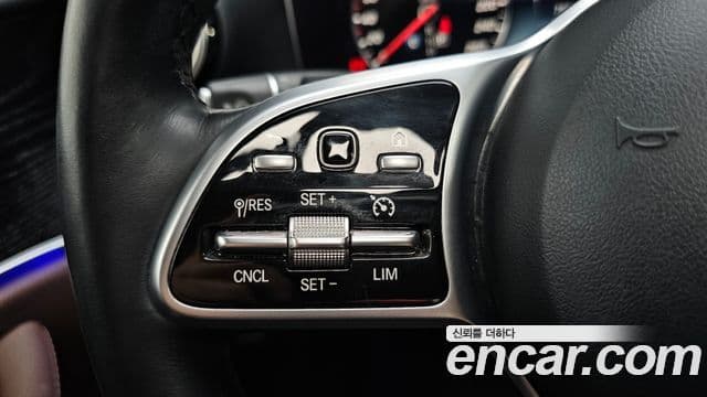 Mercedes-Benz E-Class 2018 — Şəkil 7/35
