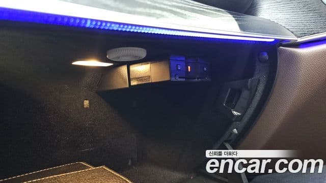 Mercedes-Benz E-Class 2018 — Şəkil 32/35