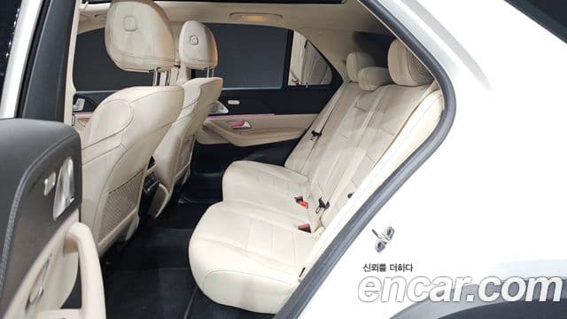 Mercedes-Benz GLE-Class 2024 — Photo 29/35