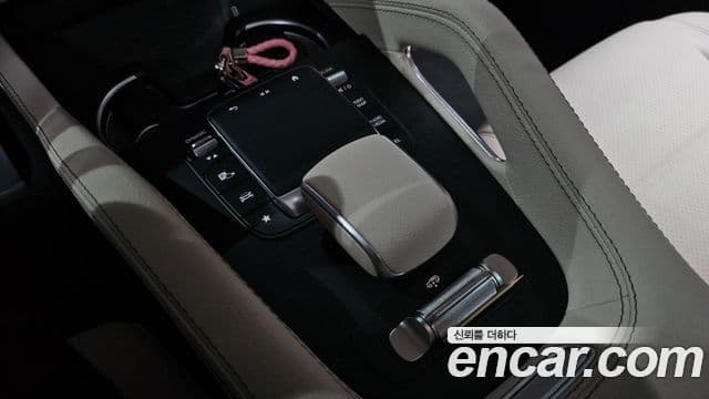 Mercedes-Benz GLE-Class 2024 — Photo 24/35