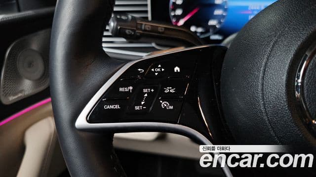Mercedes-Benz GLE-Class 2024 — Photo 27/35