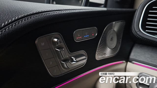 Mercedes-Benz GLE-Class 2024 — Photo 19/35