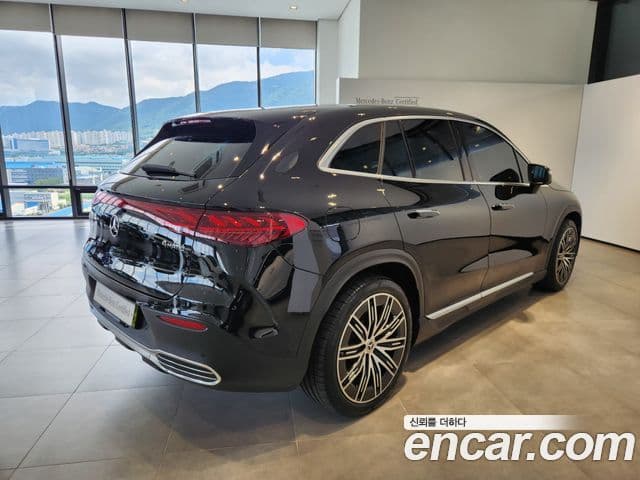 Mercedes-Benz EQE SUV 2025 — Photo 9/20