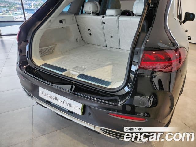 Mercedes-Benz EQE SUV 2025 — Photo 14/20