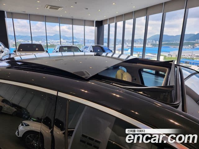 Mercedes-Benz EQE SUV 2025 — Photo 19/20
