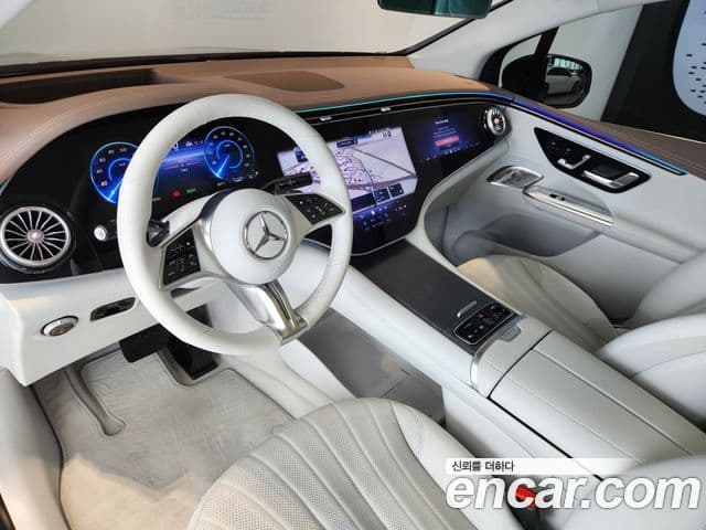 Mercedes-Benz EQE SUV 2025 — Photo 8/20