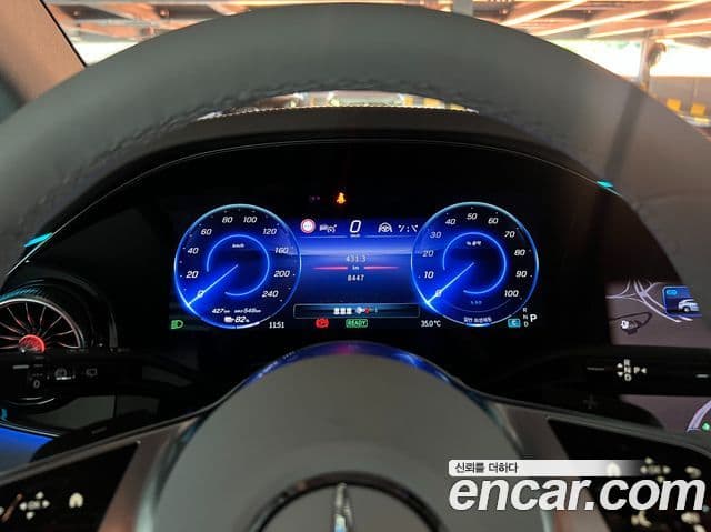 Mercedes-Benz EQE SUV 2025 — Photo 18/20