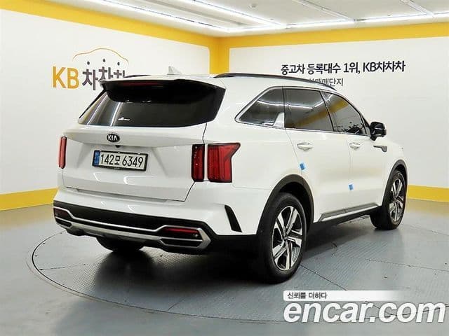 Kia Sorento 2021 — Фото 4/20