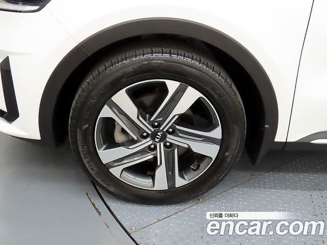 Kia Sorento 2021 — Фото 20/20