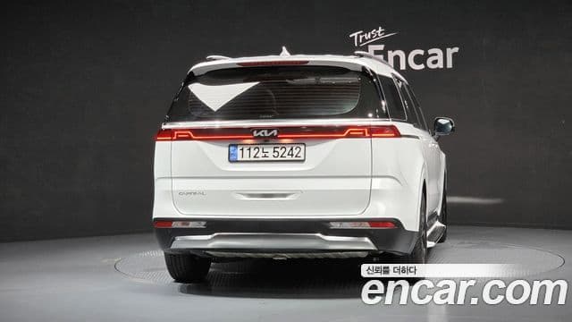Kia Carnival 2023 — Фото 3/20