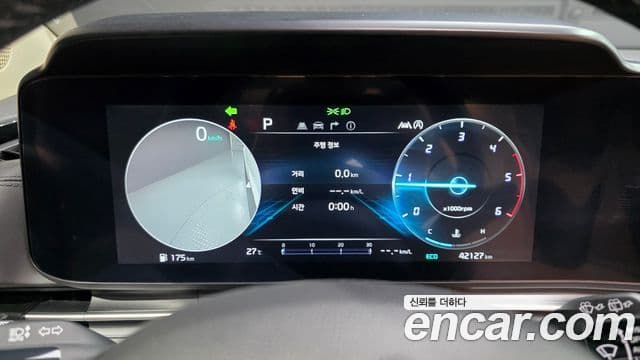 Kia Carnival 2023 — Фото 6/20