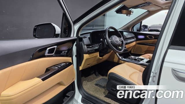 Kia Carnival 2023 — Фото 8/20