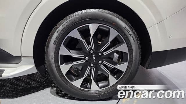 Kia Carnival 2023 — Şəkil 10/32