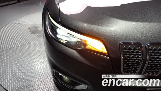 Jeep Cherokee 2022 — Photo 18/33