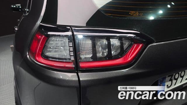 Jeep Cherokee 2022 — Photo 8/33