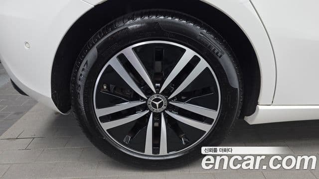 Mercedes-Benz A-Class 2021 — ფოტო 5/20
