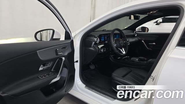 Mercedes-Benz A-Class 2021 — ფოტო 10/20