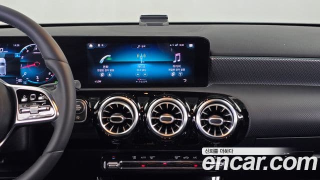Mercedes-Benz A-Class 2021 — ფოტო 12/20