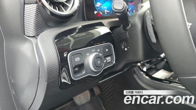 Mercedes-Benz A-Class 2021 — ფოტო 17/20