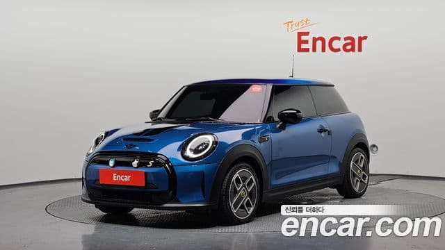 Mini Cooper Electric 2022 — ფოტო 25/30