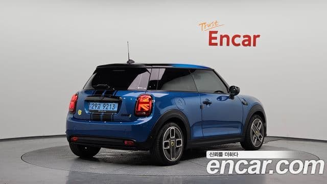 Mini Cooper Electric 2022 — ფოტო 6/30