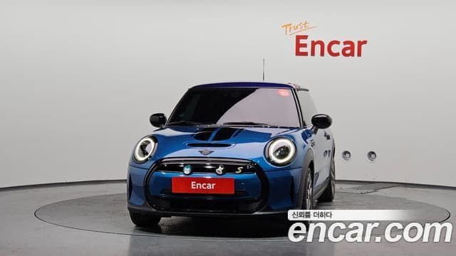 Mini Cooper Electric 2022 — ფოტო 18/30