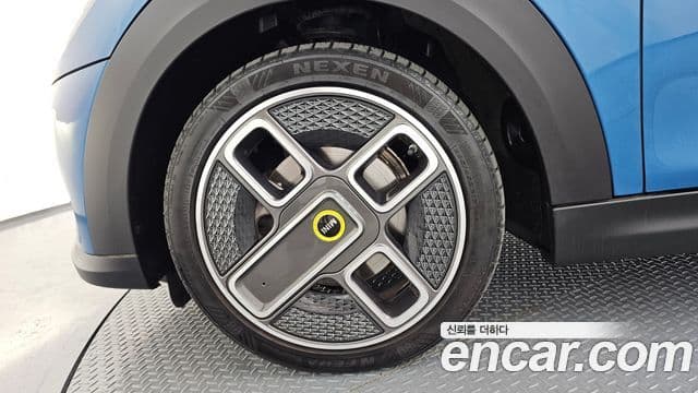 Mini Cooper Electric 2022 — ფოტო 7/30