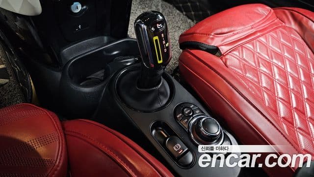 Mini Cooper Electric 2022 — ფოტო 16/30