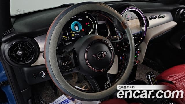 Mini Cooper Electric 2022 — ფოტო 26/30