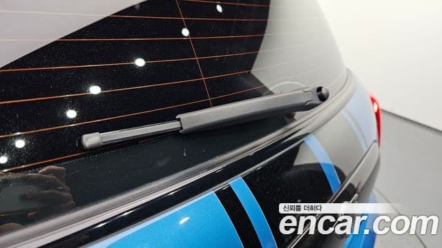Mini Cooper Electric 2022 — ფოტო 21/30