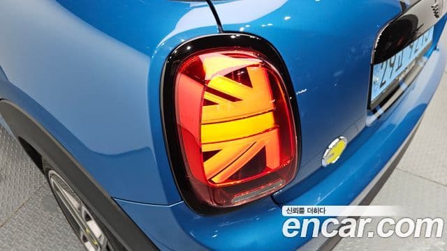 Mini Cooper Electric 2022 — ფოტო 19/30