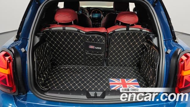 Mini Cooper Electric 2022 — ფოტო 27/30