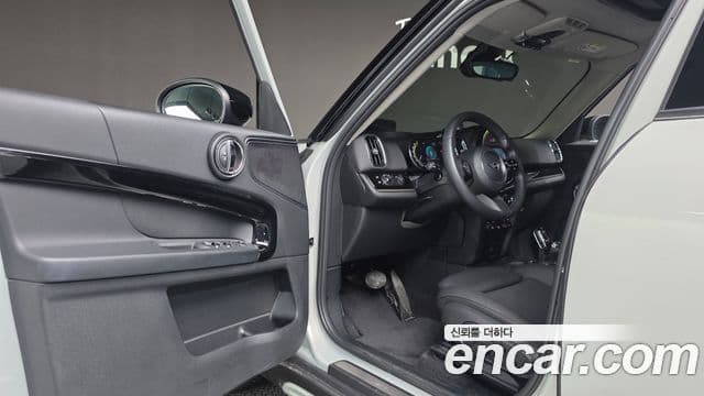 Mini Cooper Countryman 2023 — ფოტო 8/20