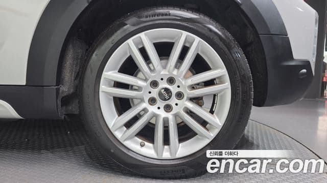 Mini Cooper Countryman 2023 — Photo 28/32