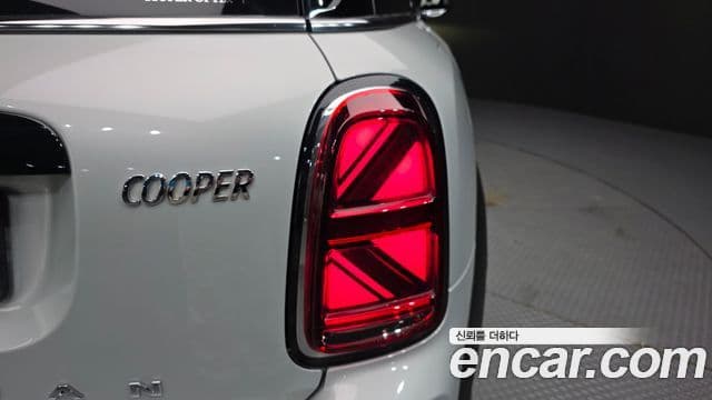Mini Cooper Countryman 2023 — Photo 18/32
