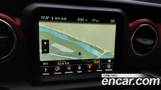 Jeep Wrangler 2023 — Фото 13/20