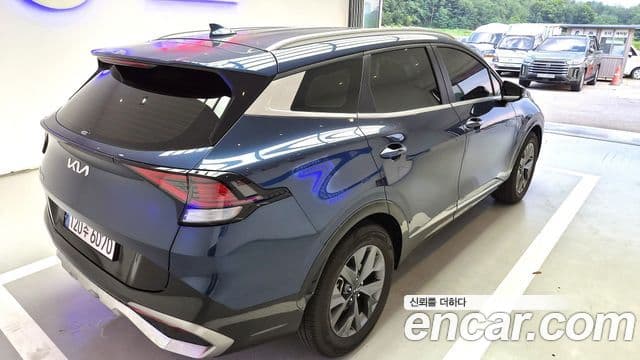 Kia Sportage 2023 — Фото 12/20