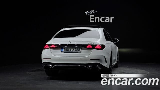 Mercedes-Benz E-Class 2024 — ფოტო 4/20