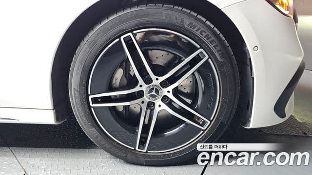 Mercedes-Benz E-Class 2024 — ფოტო 5/20
